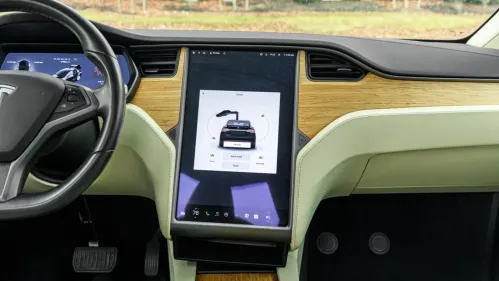 2018 Tesla Model X 5YJXCDE29JF118011
