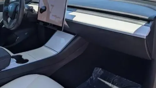 2021 Tesla Model Y 5YJYGDEDXMF106366