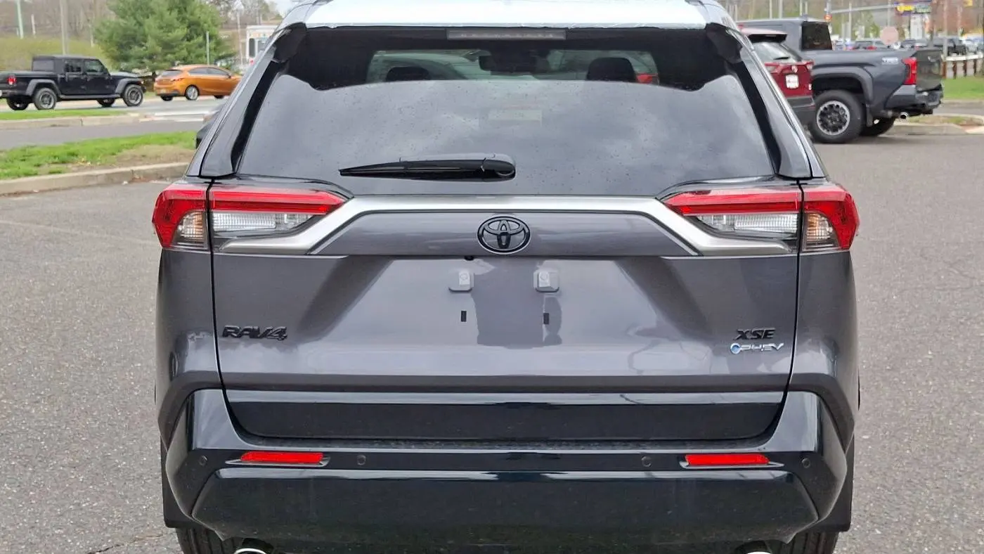 2025 Toyota RAV4 Plug-In Hybrid JTMFB3FV8SD250512