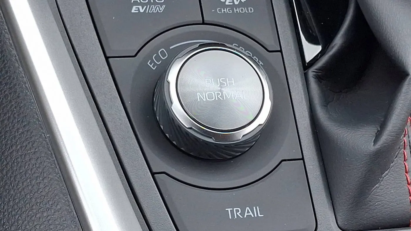 2025 Toyota RAV4 Plug-In Hybrid JTMFB3FV8SD250512