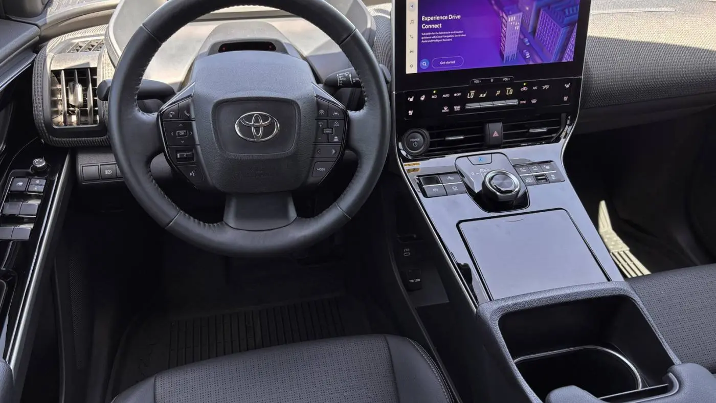 2024 Toyota bZ4X JTMABACA9RA051240