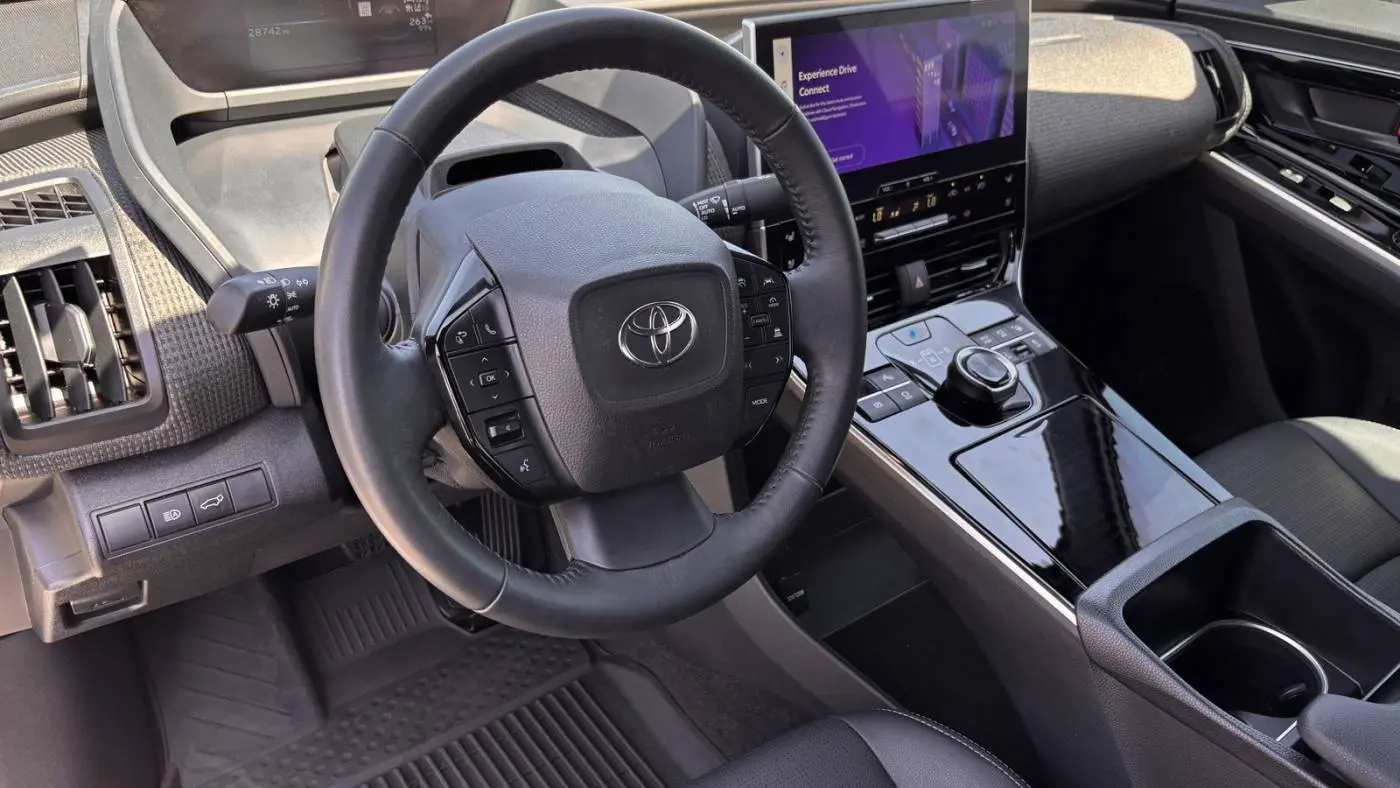 2024 Toyota bZ4X JTMABACA9RA051240