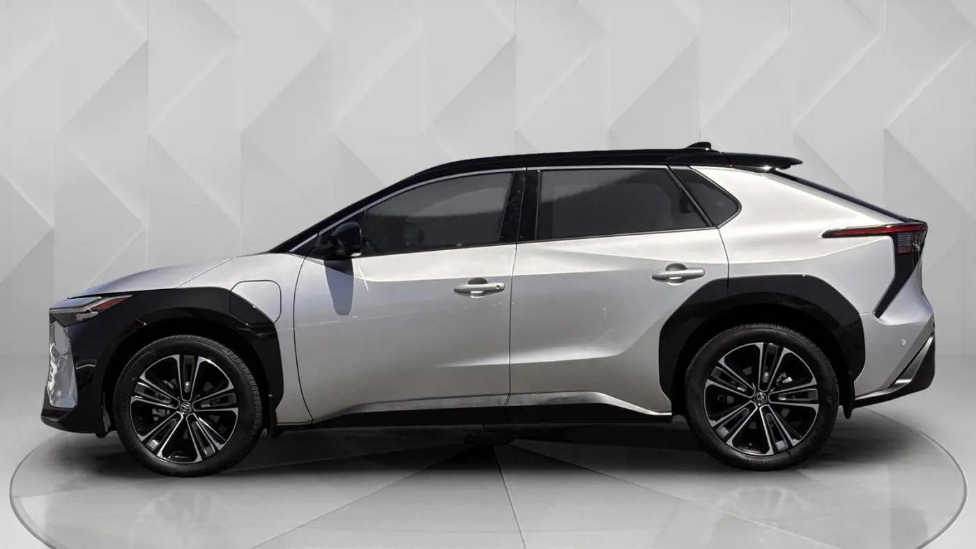 2024 Toyota bZ4X JTMABACA9RA051240