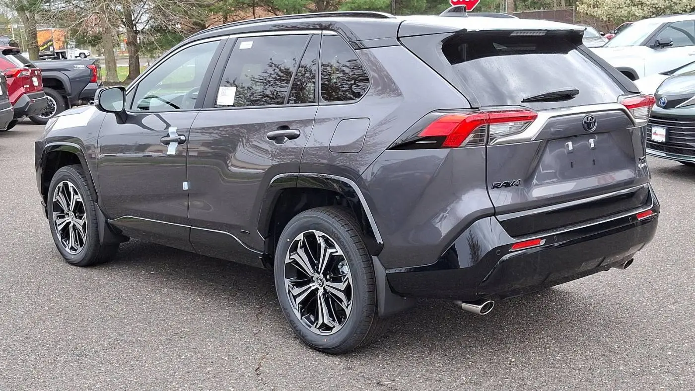 2025 Toyota RAV4 Plug-In Hybrid JTMFB3FV8SD250512