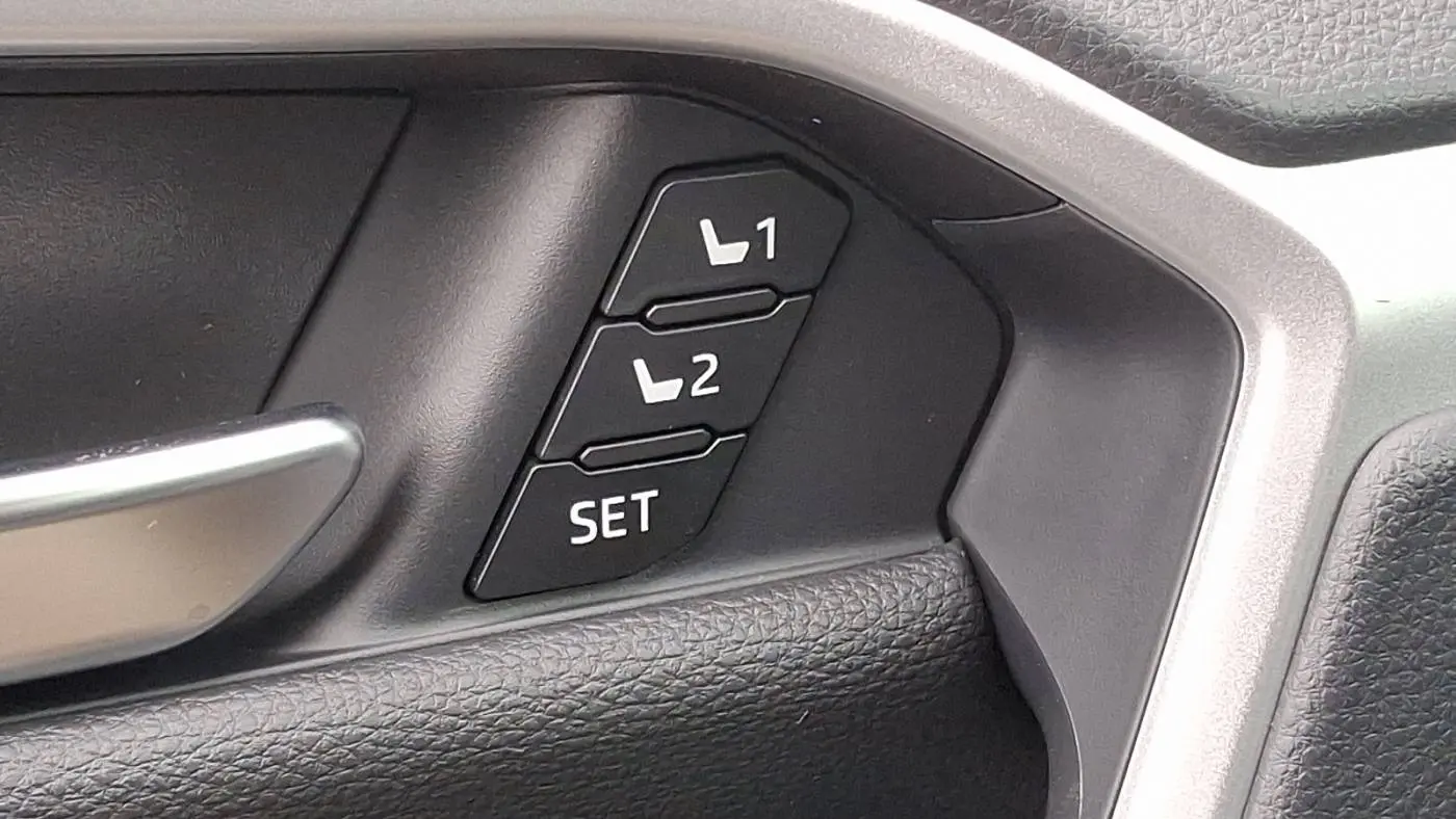 2025 Toyota RAV4 Plug-In Hybrid JTMFB3FV8SD250512