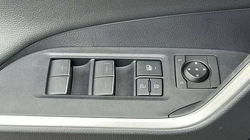 2025 Toyota RAV4 Plug-In Hybrid JTMEB3FV1SD247110