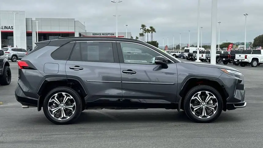 2025 Toyota RAV4 Plug-In Hybrid JTMEB3FV1SD247110