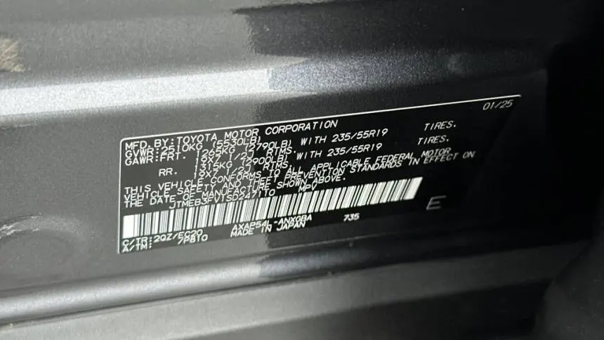 2025 Toyota RAV4 Plug-In Hybrid JTMEB3FV1SD247110