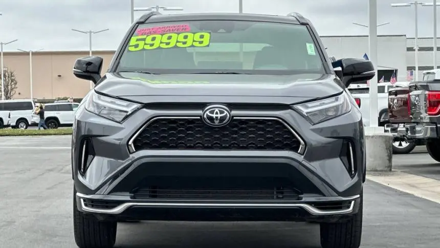 2025 Toyota RAV4 Plug-In Hybrid JTMEB3FV1SD247110