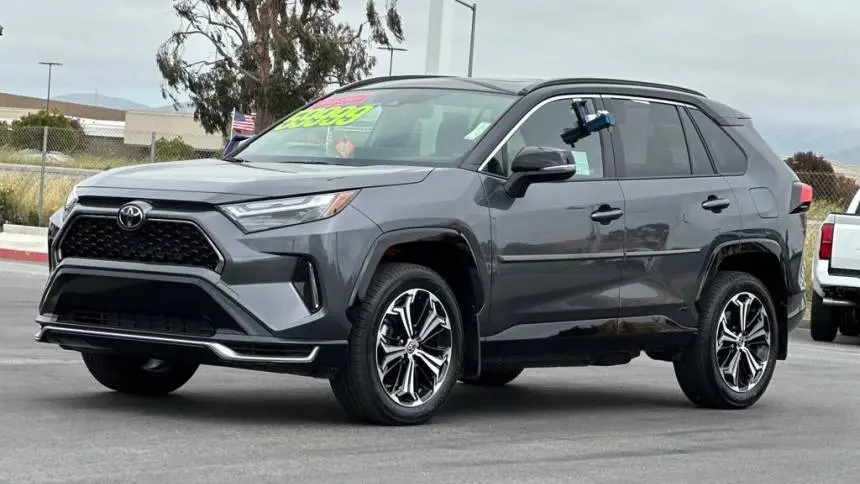 2025 Toyota RAV4 Plug-In Hybrid JTMEB3FV1SD247110