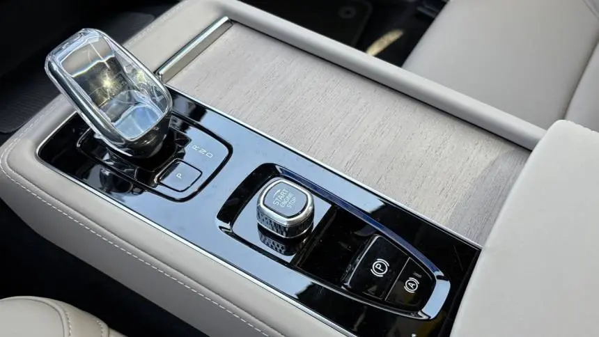 2025 Volvo XC90 YV4H60PB6S1380366