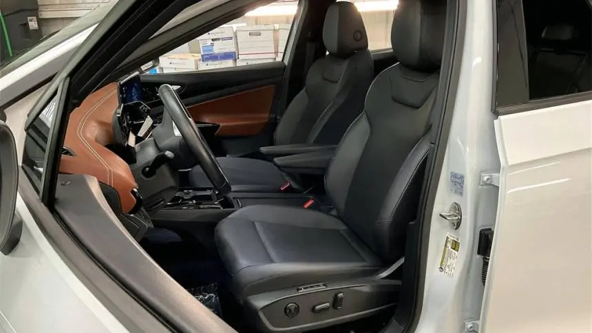 2021 Volkswagen ID.4 WVGTMPE25MP035551