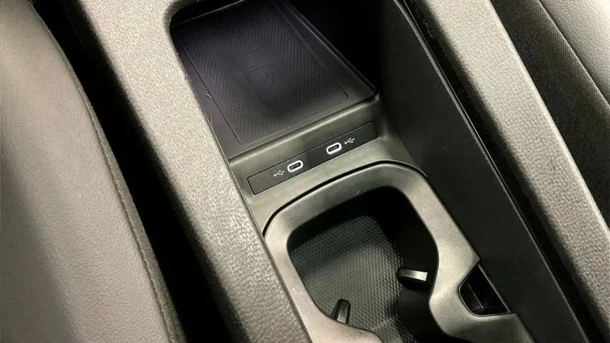 2021 Volkswagen ID.4 WVGTMPE25MP035551