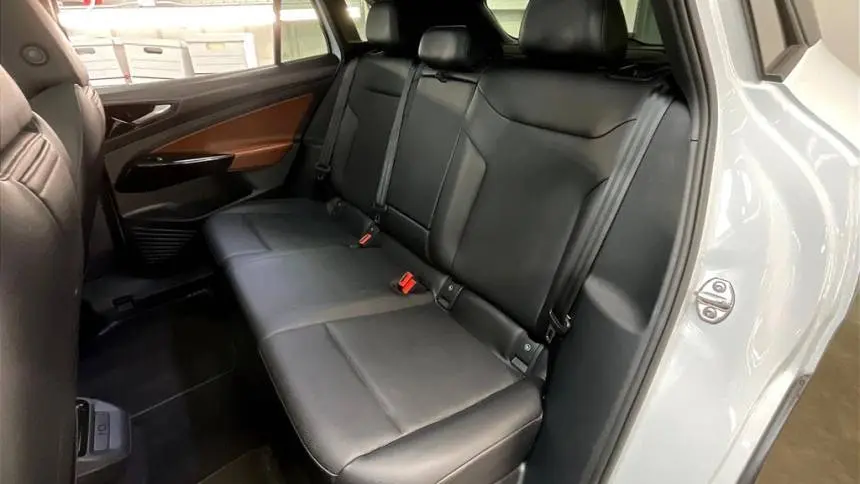 2021 Volkswagen ID.4 WVGTMPE25MP035551