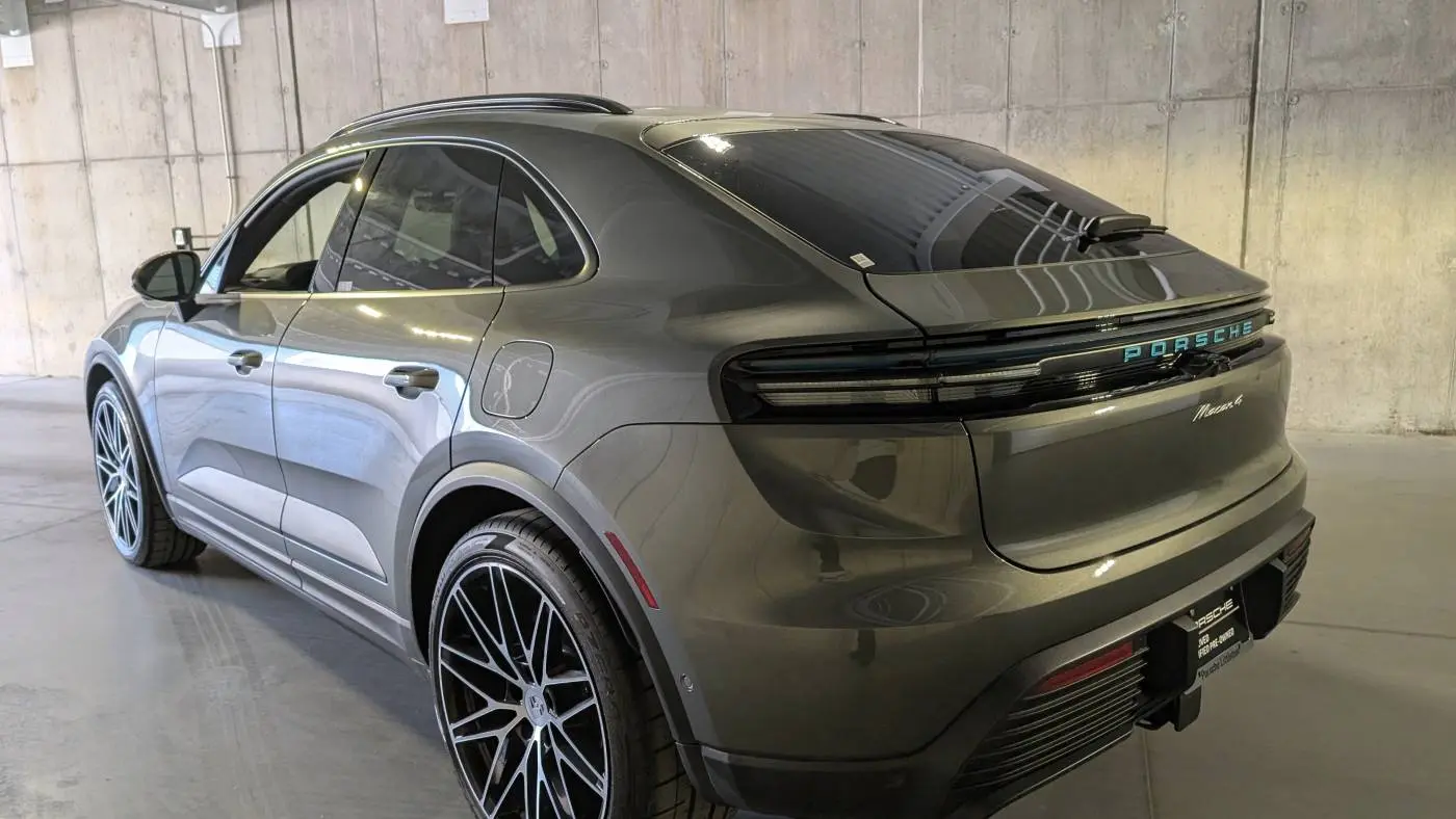 2024 Porsche Macan Electric WP1AA2XA1RL000074