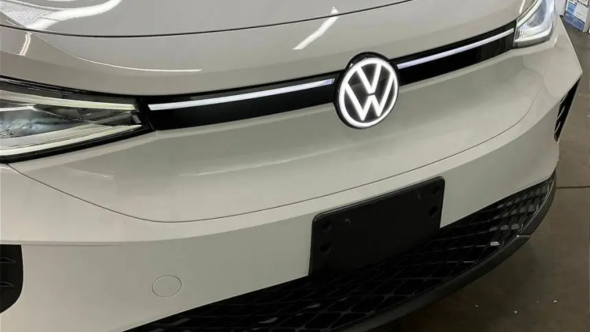 2021 Volkswagen ID.4 WVGTMPE25MP035551
