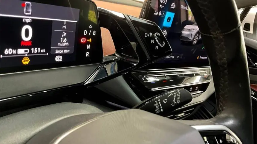 2021 Volkswagen ID.4 WVGTMPE25MP035551