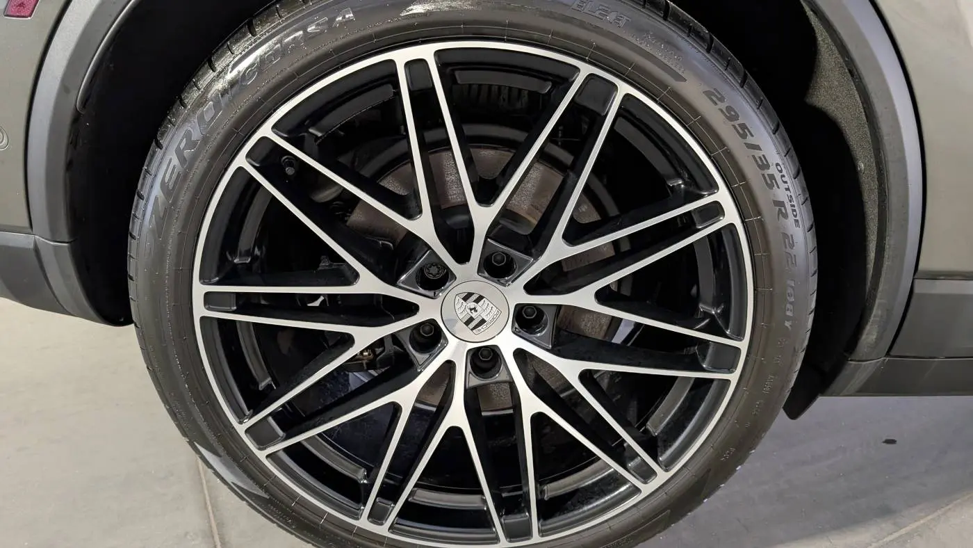 2024 Porsche Macan Electric WP1AA2XA1RL000074