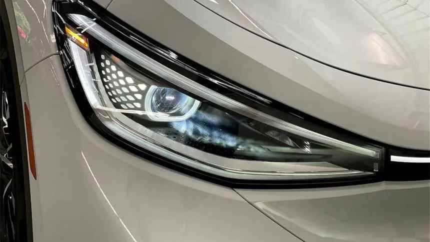 2021 Volkswagen ID.4 WVGTMPE25MP035551