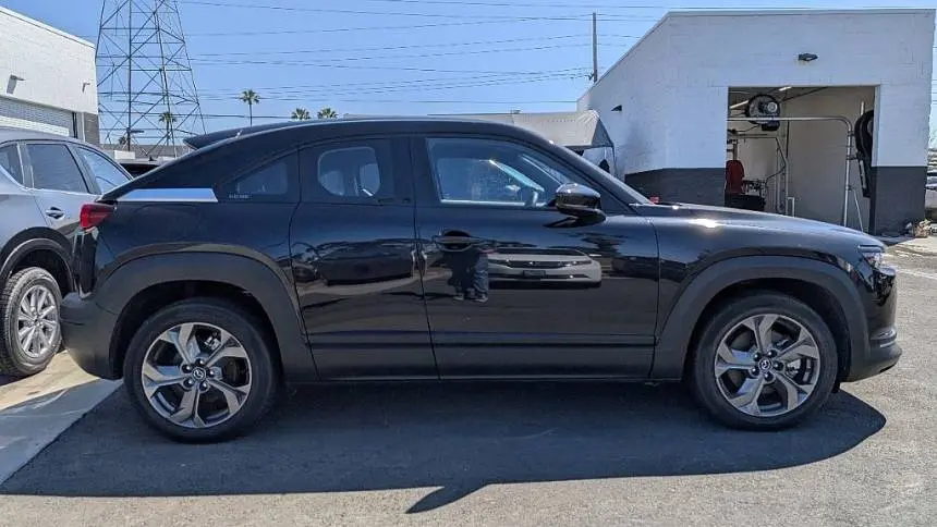 2022 Mazda MX-30 EV JM1DRADB6N0100541
