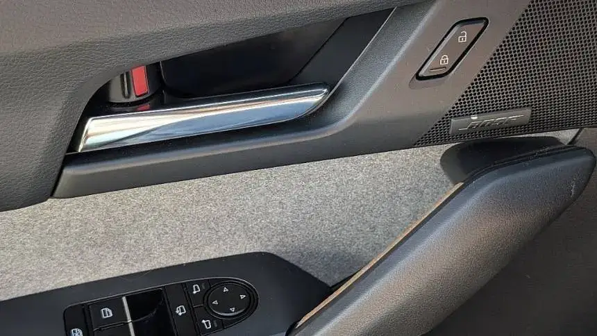 2022 Mazda MX-30 EV - Images - 16