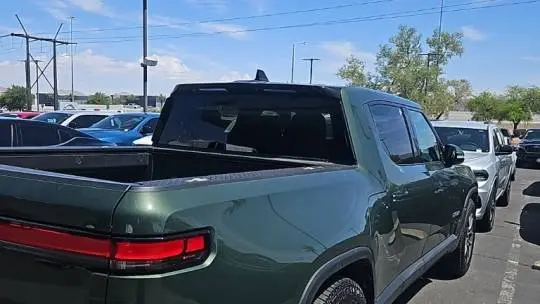 2023 Rivian R1T 7FCTGBAA5PN027147