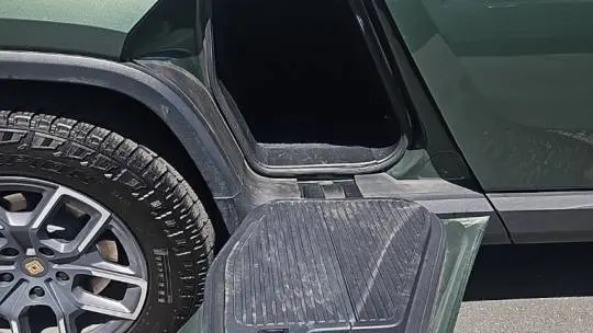 2023 Rivian R1T 7FCTGBAA5PN027147