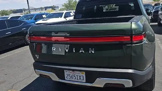 2023 Rivian R1T 7FCTGBAA5PN027147