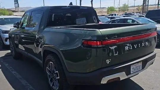 2023 Rivian R1T 7FCTGBAA5PN027147