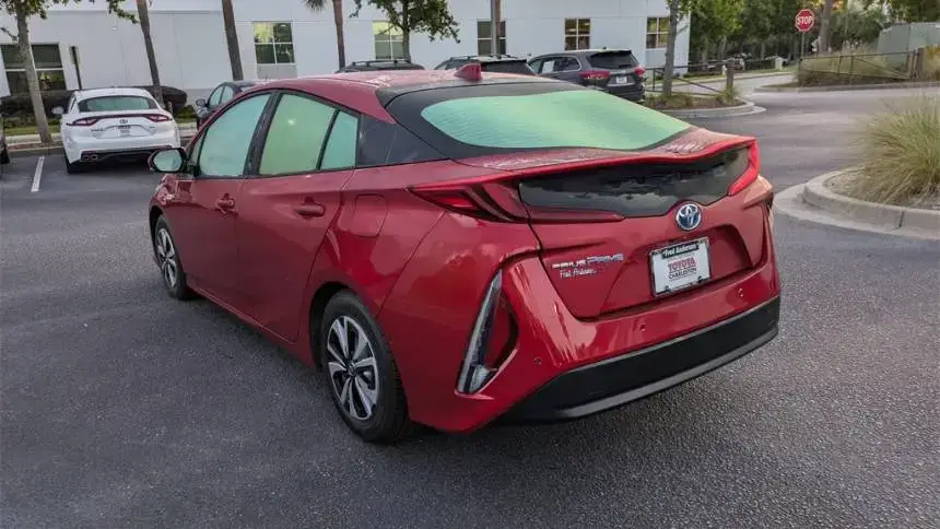 2018 Toyota Prius Prime - Images - 6