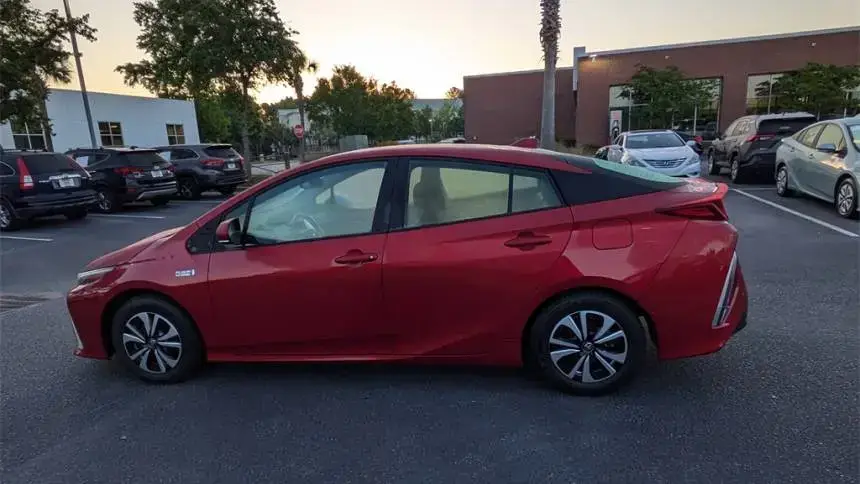 2018 Toyota Prius Prime - Images - 7