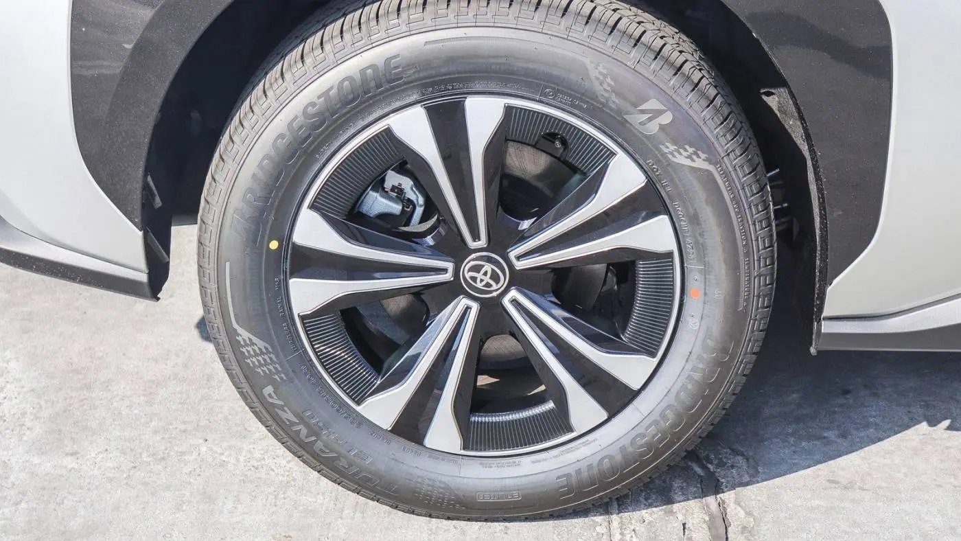 2025 Toyota bZ4X JTMAAAAAXSA067197