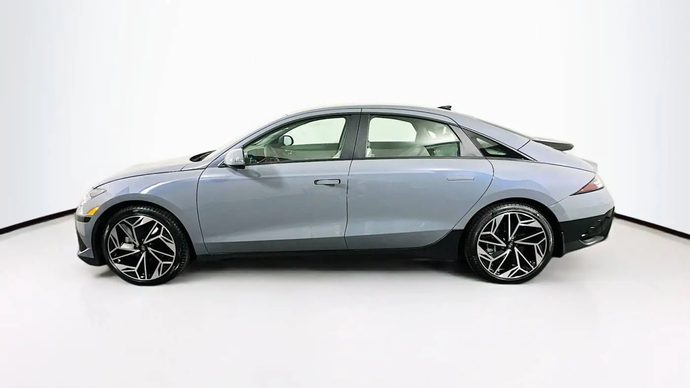 2024 Hyundai IONIQ 6 KMHM34AC2RA077058