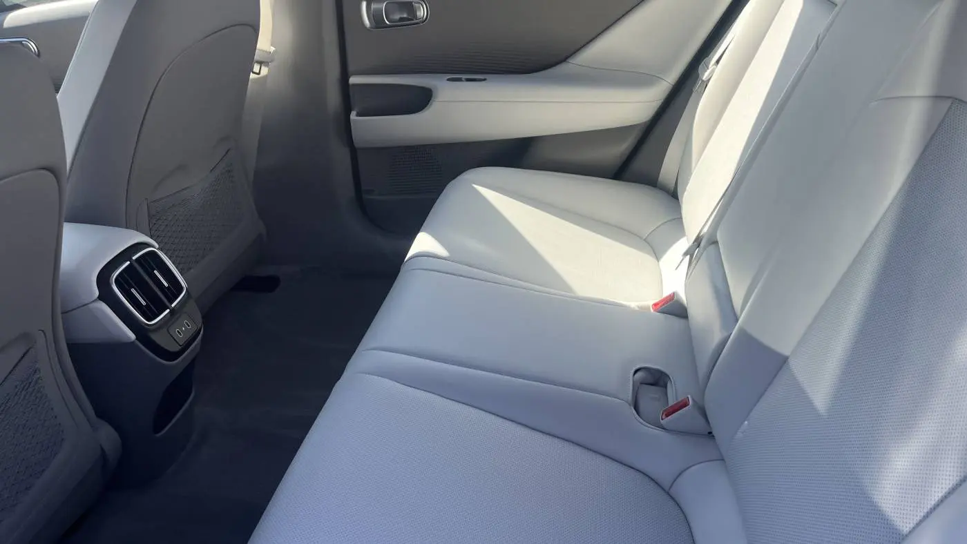 2024 Hyundai IONIQ 6 KMHM34AA6RA067194