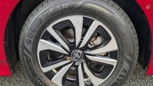 2018 Toyota Prius Prime - Images - 11