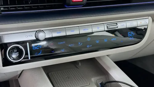 2024 Hyundai IONIQ 6 KMHM34AC2RA077058
