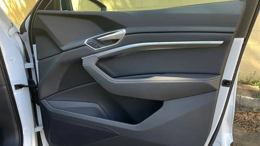 2023 Audi e-tron WA1AAAGE8PB025455