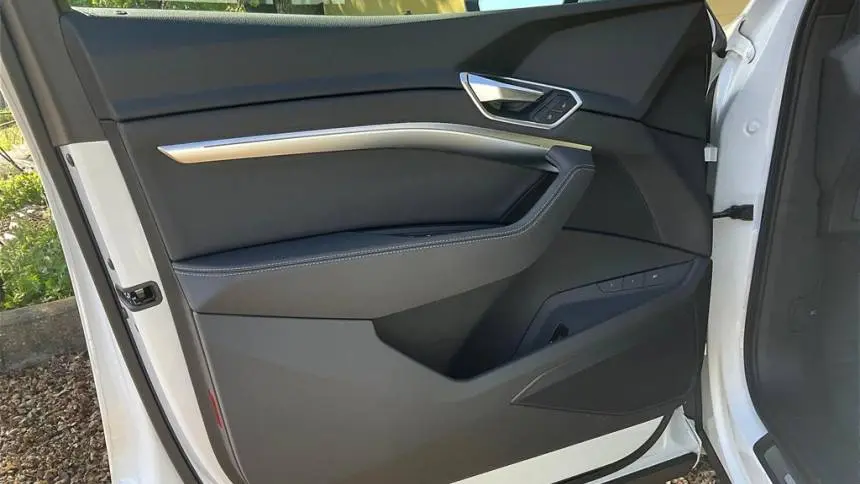 2023 Audi e-tron WA1AAAGE8PB025455