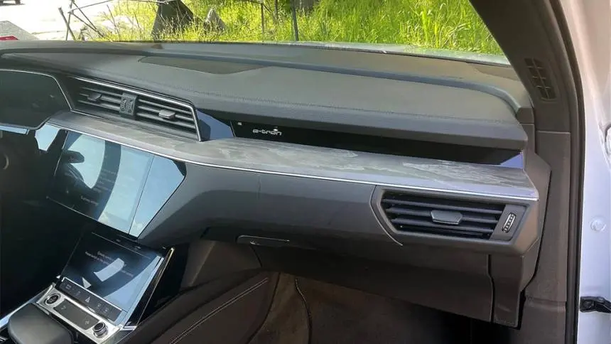 2023 Audi e-tron WA1AAAGE8PB025455