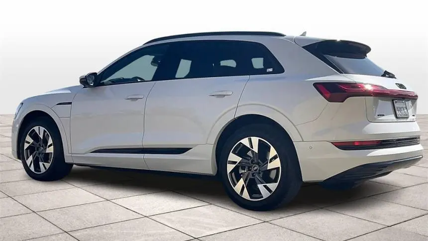 2023 Audi e-tron WA1AAAGE8PB025455