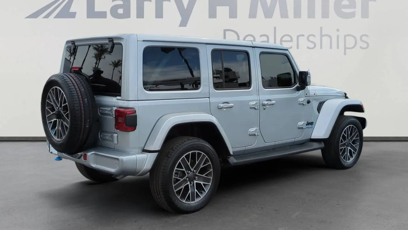 2022 Jeep Wrangler 1C4JJXP68NW156344