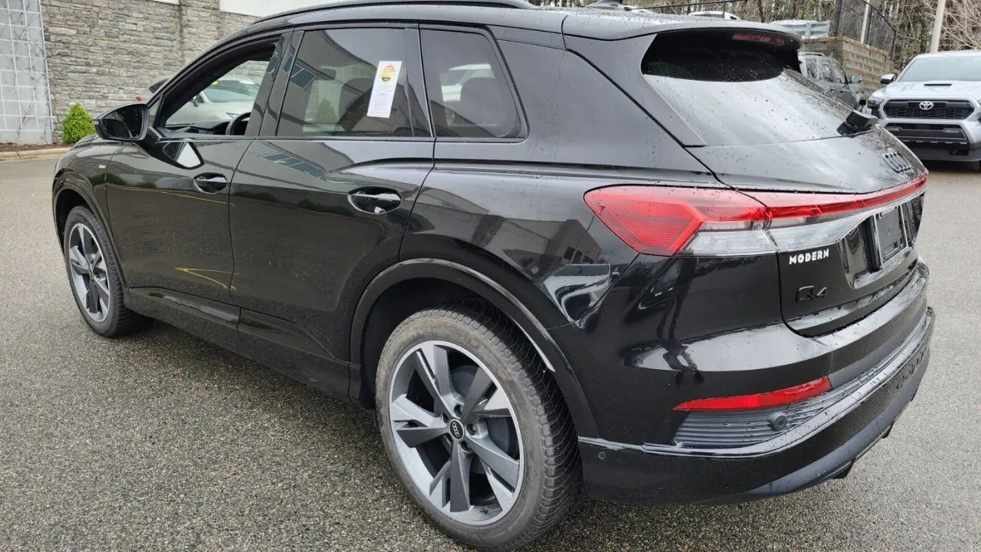 2023 Audi Q4 e-tron WA1L2BFZXPP005016