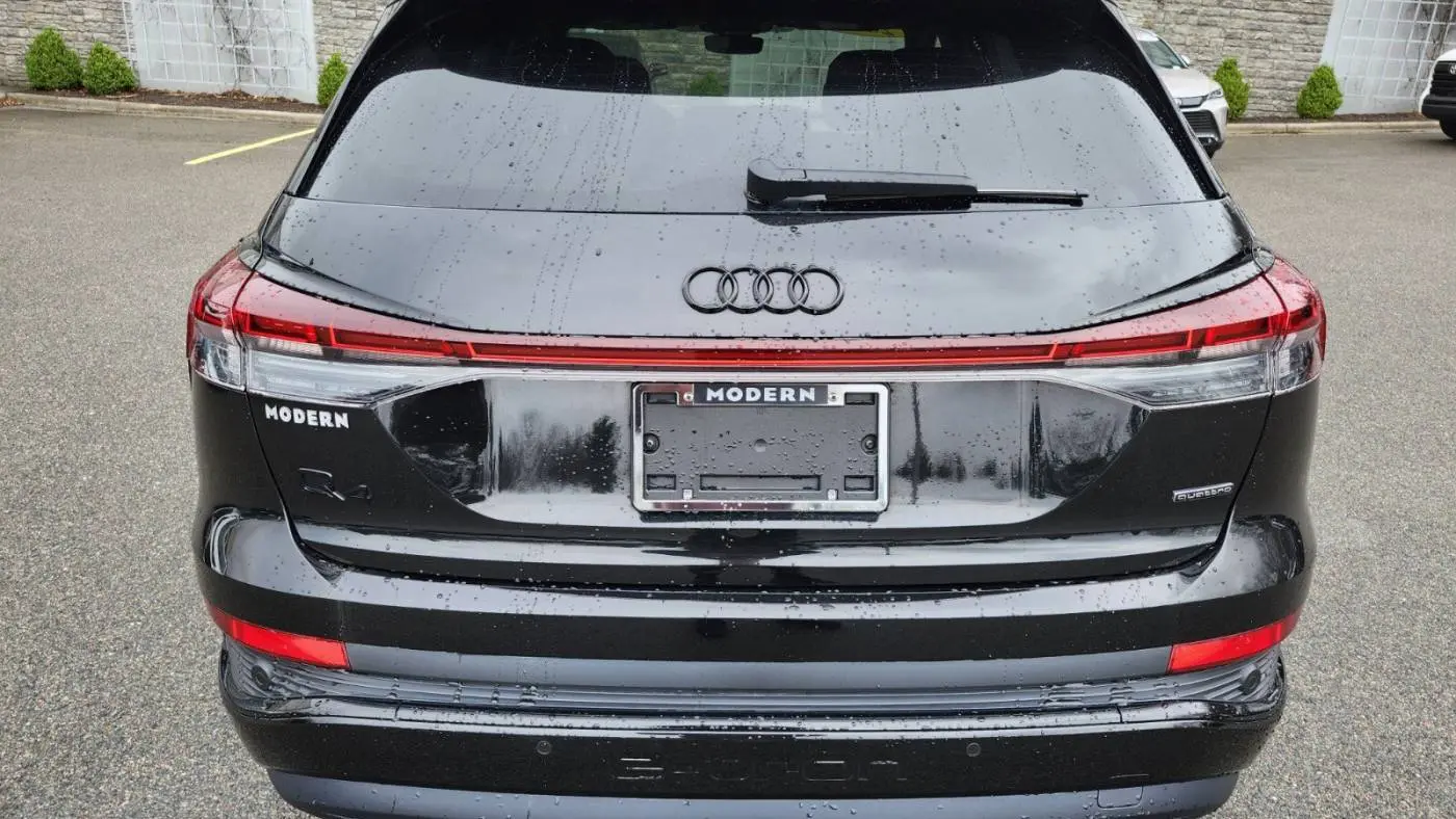 2023 Audi Q4 e-tron WA1L2BFZXPP005016