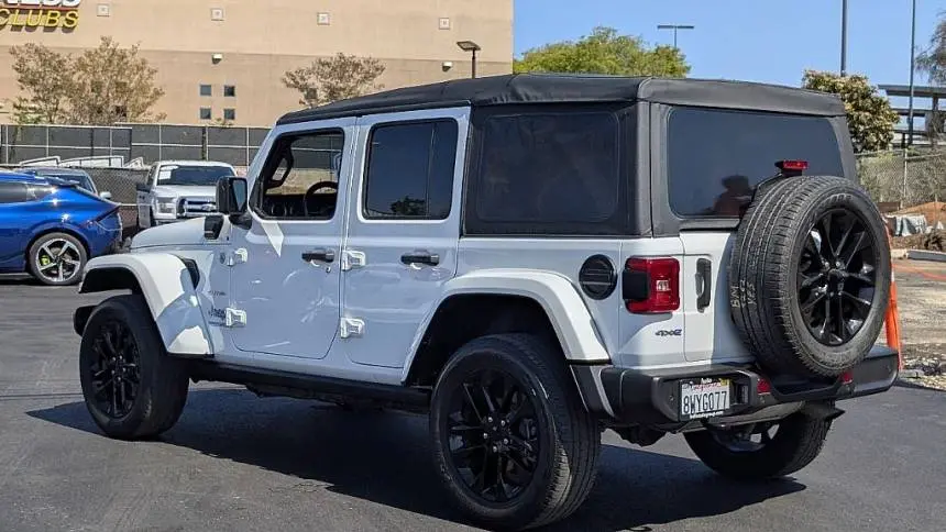 2021 Jeep Wrangler 1C4JJXP6XMW742946