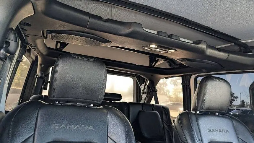 2021 Jeep Wrangler 1C4JJXP6XMW742946