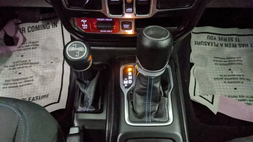 2023 Jeep Wrangler 1C4JJXR63PW696376