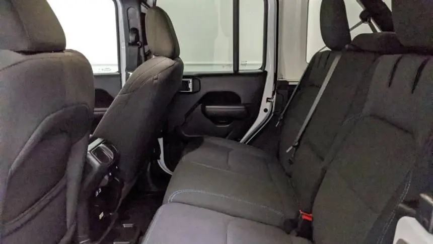 2023 Jeep Wrangler 1C4JJXR63PW696376