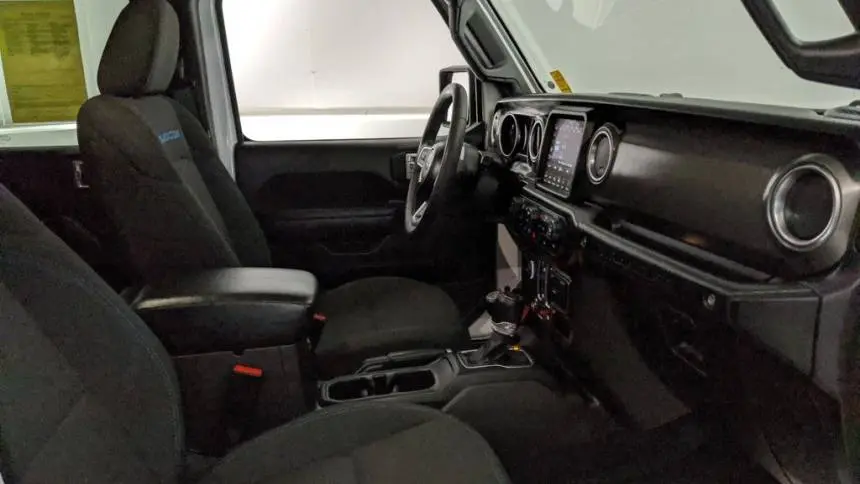 2023 Jeep Wrangler 1C4JJXR63PW696376