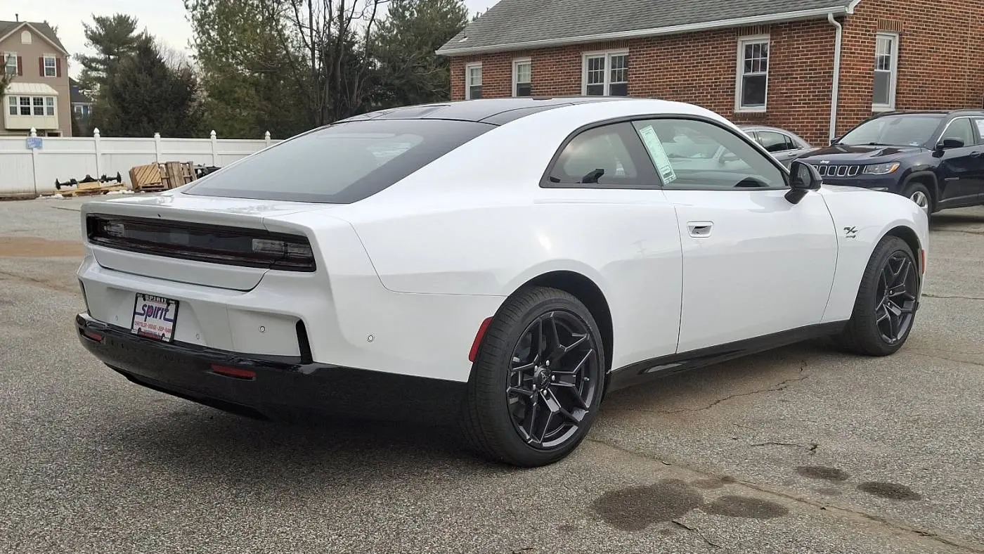 2024 Dodge Charger Daytona 2C3CDBCK6RR199217