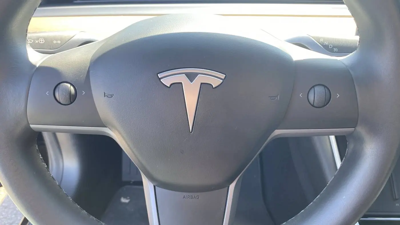 2018 Tesla Model 3 5YJ3E1EB9JF084742